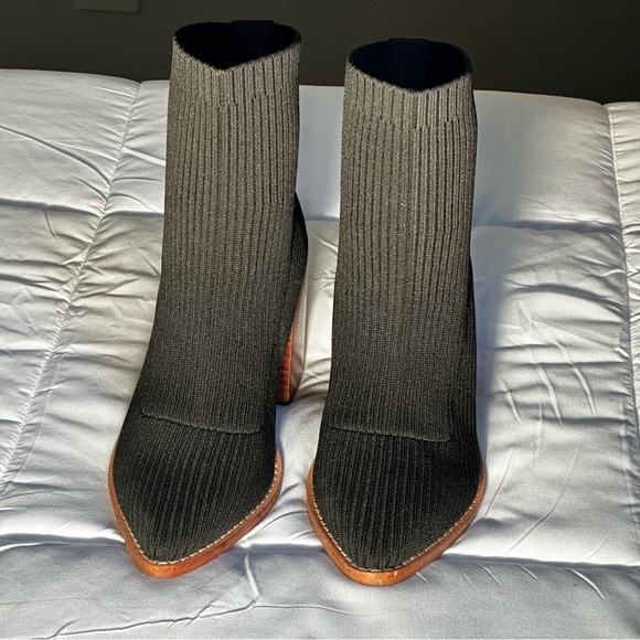 Steven by Steve Madden Nara Stacked Heel Knit Sock Bootie in Black Size 4 - Picture 5 of 14